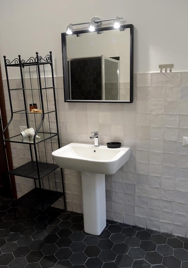 Colosseum Comfortable Apartment Рим Экстерьер фото