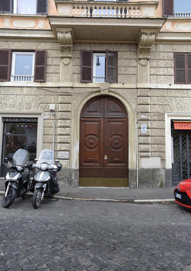 Colosseum Comfortable Apartment Рим Экстерьер фото